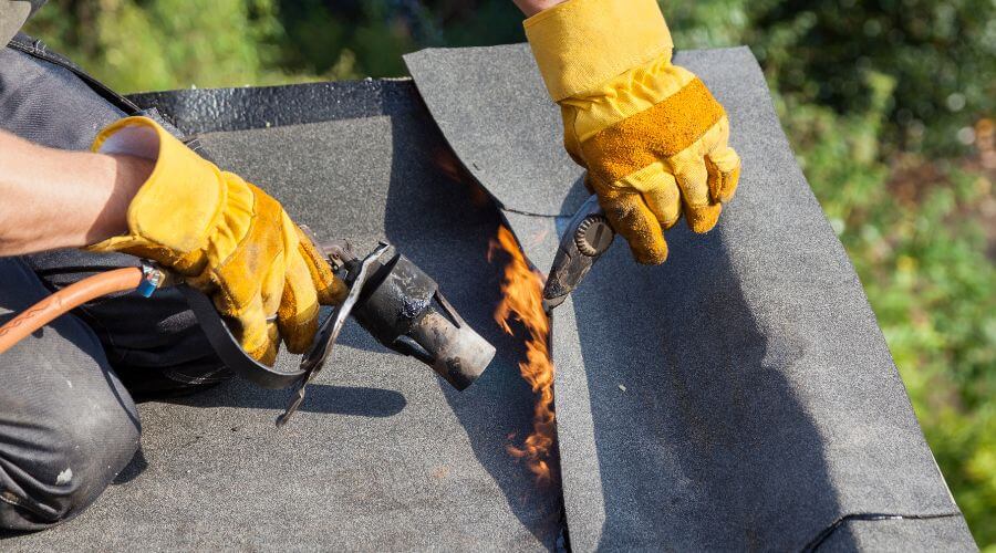 Professional flood damage restoration services in Houghton Lake Heights, MI